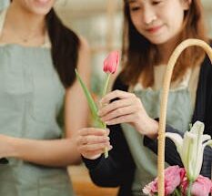 sns소식 ​부케를 잡을 때 줄기와 측면부가 보이지 않게 하려면 어떻게 해야 하나요? 지금 바로 공개합니다