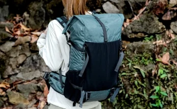 인기순위 30L 하이킹 배낭 일일 여행 내마모성 방수 전문 등산 대용량 롤업 숄더 백 2025 신규 업데이트된 소식입니다